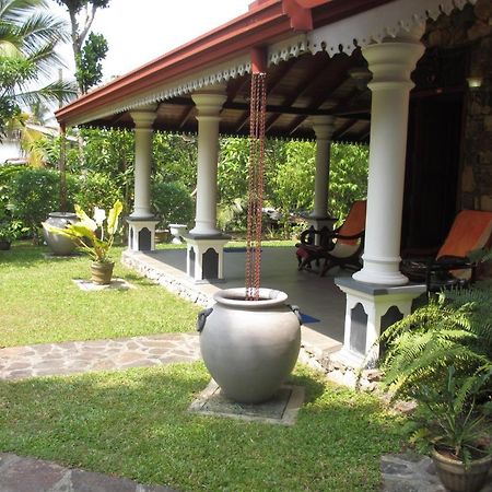 Simon'S Lodge Hikkaduwa Exterior photo