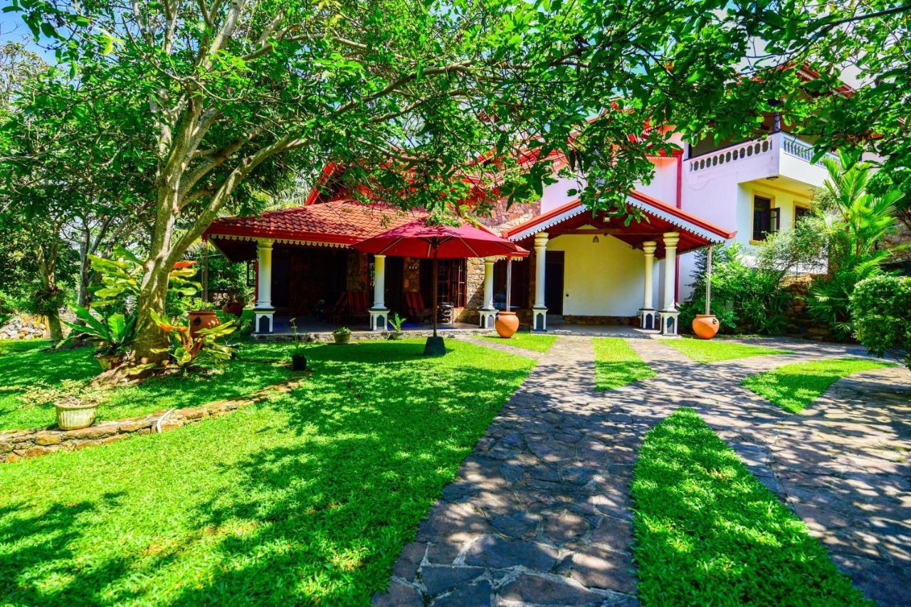 Simon'S Lodge Hikkaduwa Exterior photo